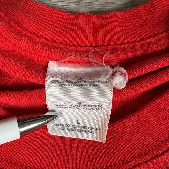 TIM DUNCAN Character Award Winner T-Shirt Mens Size Large San Antonio Spurs Red - Picture 4 of 11